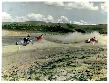 Image: Car racing, Awapuni