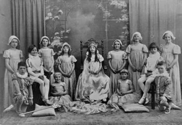 Image: Queen Carnival fundraiser for Birkenhead Primary School dental clinic, 1932