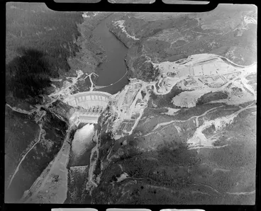 Image: Maraetai hydro-electric power station, Mangakino, Taupo District