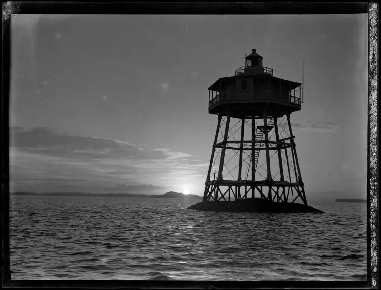 Bean Rock Lighthouse, Waitematā Harbour, 1935