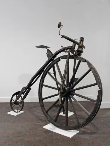 Penny Farthing Sculpture Image: Penny Farthing Sculpture