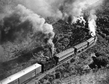 Train on Rimutaka Incline : digital image