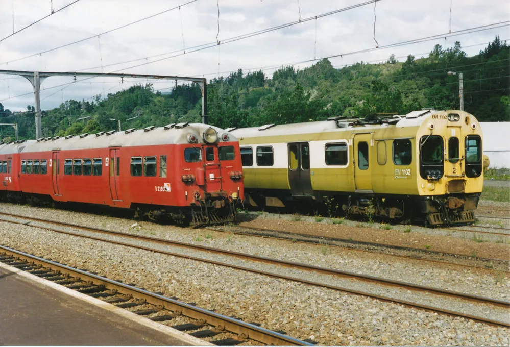English Electric and Ganz-Mavag electric multiple-units at Upper Hutt - January 1995.