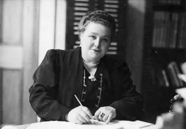 Image: Andrew, Stanley Polkinghorne, 1879?-1964: Mabel Bowden Howard