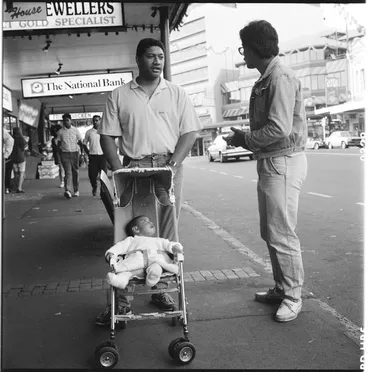 Image: Shoppers, Karangahape Road, 1989