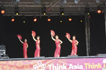 Image: Traditional Chinese dance at Auckland Lantern Festival.