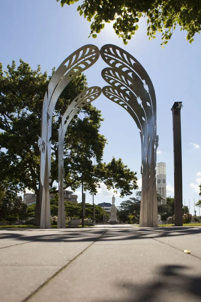 Nga Huruhuru Rangatira public sculpture