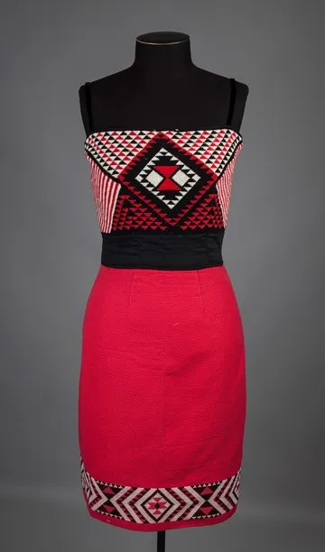 Bodice underskirt with tāniko design