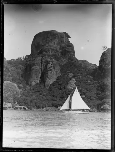 Image: Rock formations, Whangaroa harbour, Northland
