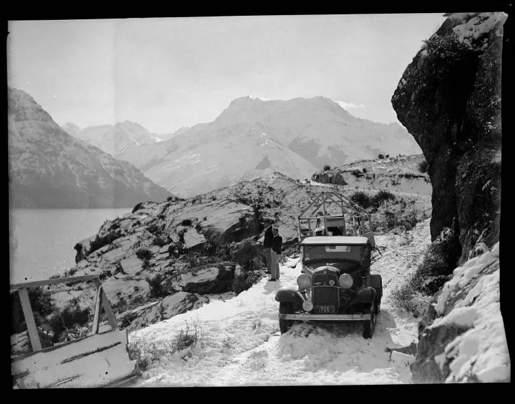 Kingston-Queenstown Road, Lake Wakatipu, 1934
