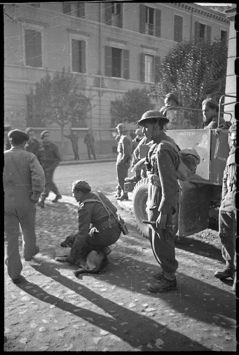 Maori Battalion soldiers in Italy during World War 2