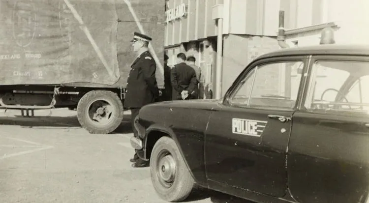 Decimal currency delivery, Manurewa, 1967