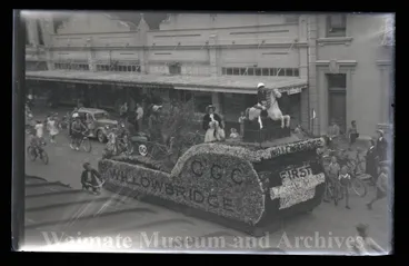 Image: Willowbridge Country Girls' Club float in parade