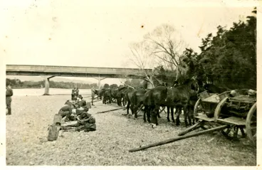 Image: Artillery exercise, Moonshine Bridge, c1937-38 01