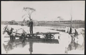 Image: Flood waters in Argyle Street, Morningside, 1907
