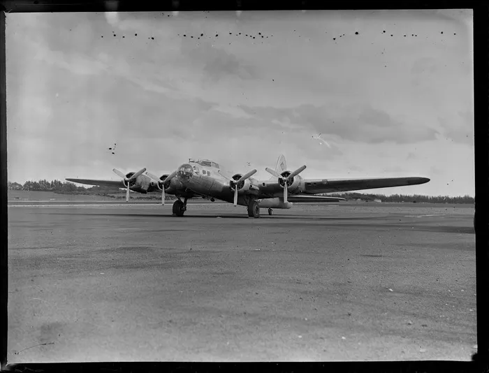 Aircraft Boeing B-17E Flying Fortress, unidentified location