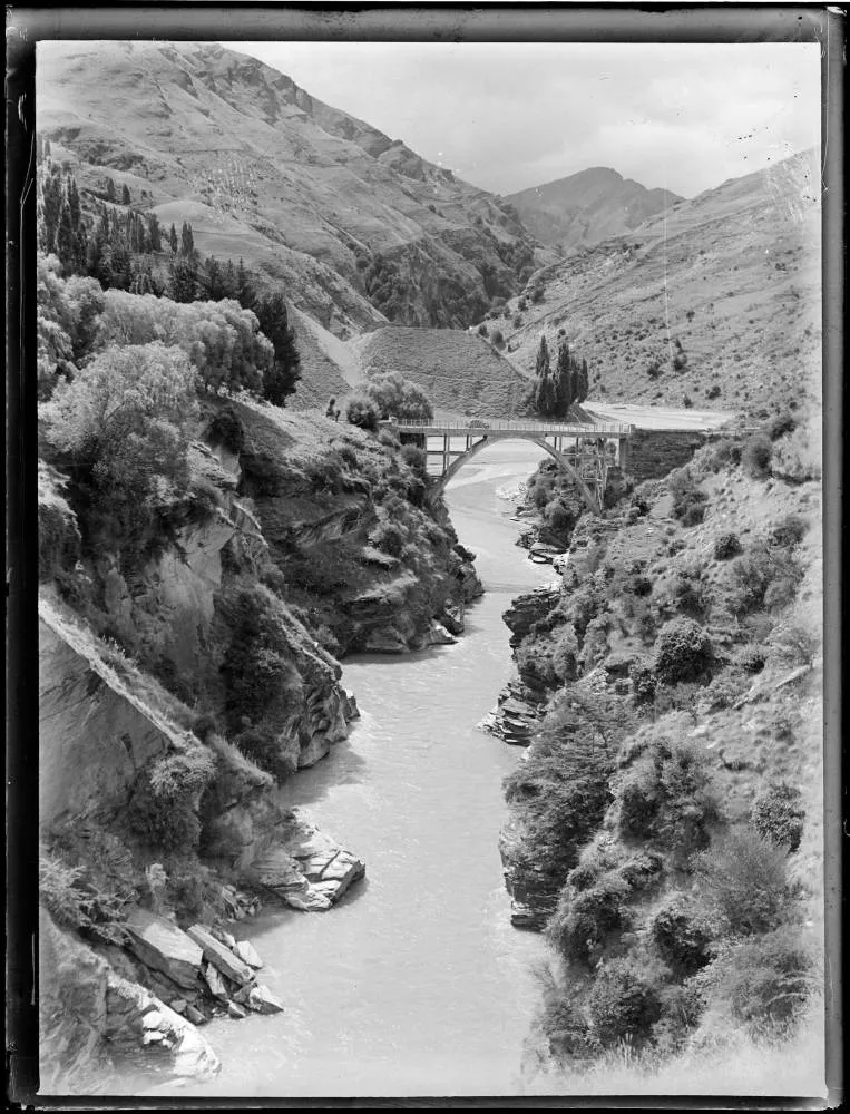Edith Cavell bridge, Shotover River, 1940