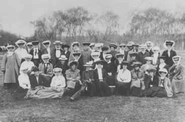 Image: Group portrait, Waiōhiki Ladies Golf Club