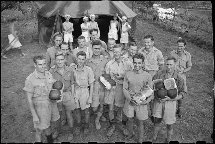 'Issuers' from 2 New Zealand Field Bakery ensure supply of bread to units in forward areas in Italy, World War II - Photograph taken by George Kaye