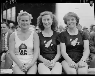 Image: Place-getters in the women's javelin throwing event, 1950 British Empire Games, Auckland