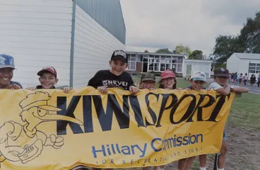 KiwiSport kids, Papakura, 1996. Image: KiwiSport kids, Papakura, 1996.