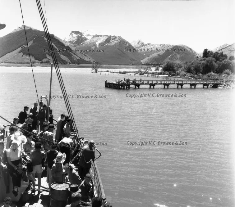 TSS Earnslaw approaching Glenorchy Wharf (WA1-49/14)