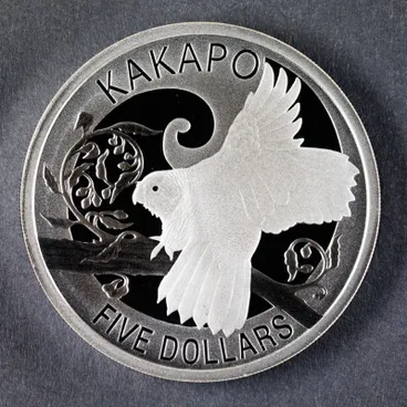 Image: Reserve Bank of New Zealand 2009 Five Dollars Kakapo