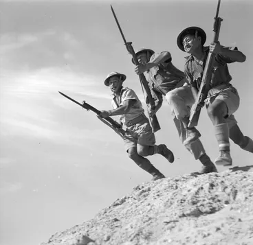 Image: Soldiers of the Maori Battalion training in the Western Desert, Egypt