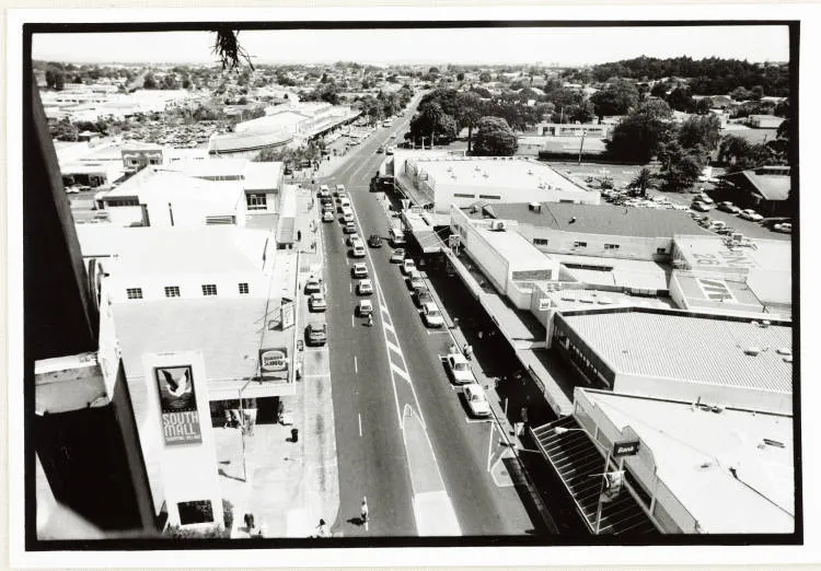 View of Great South Road, Manurewa, 1995