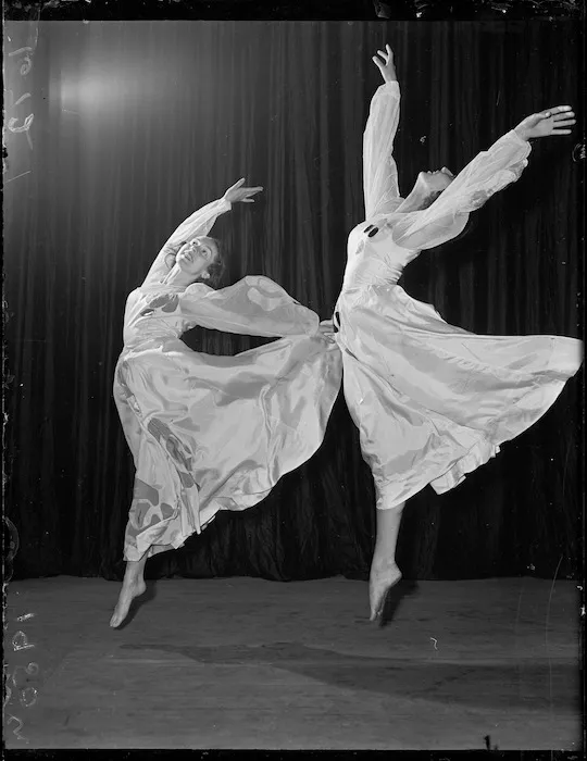 Two dancers from the Bodenweiser dance ensemble