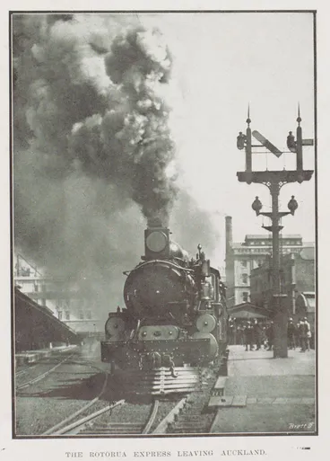 Image: The Rotorua express leaving Auckland