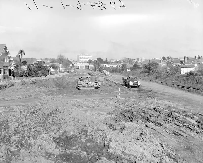 Claudelands Bridge approach