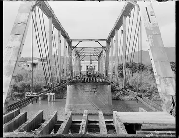 Image: Demolition of old Hutt bridge