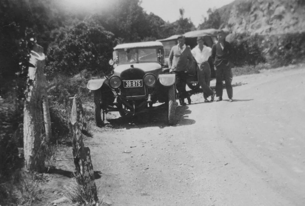 Kaimai road 1930s