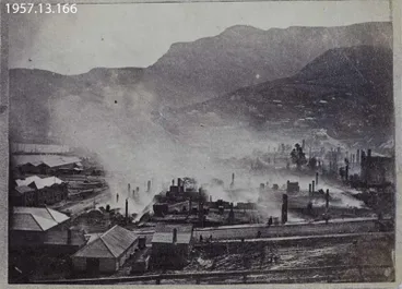 Image: Photograph: Lyttelton after Fire