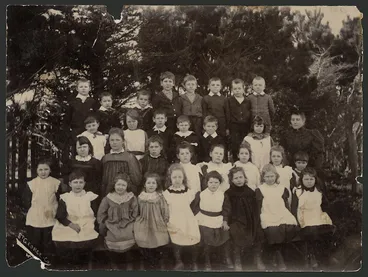 Image: Zoe Dryden and the infants class, Karori School, Wellington - Photograph taken by St George