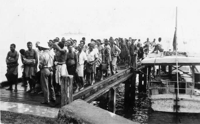 60 Mau prisoners arrive from coast at dawn