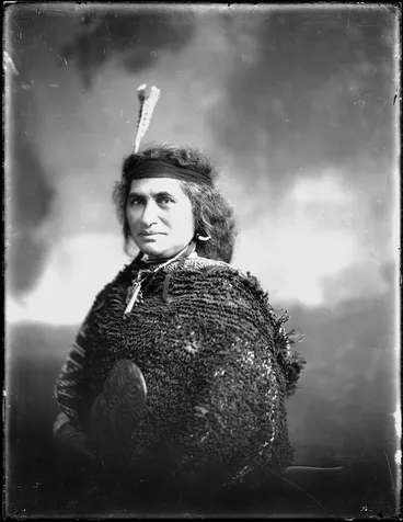 Image: Unidentified Maori woman, Wanganui region - Photograph taken by Frank J Denton