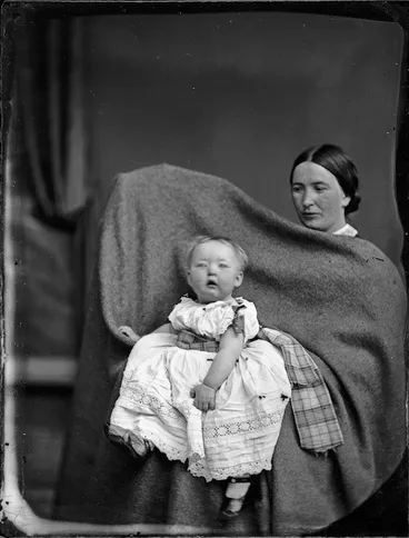 Image: Woman and child, Wanganui district