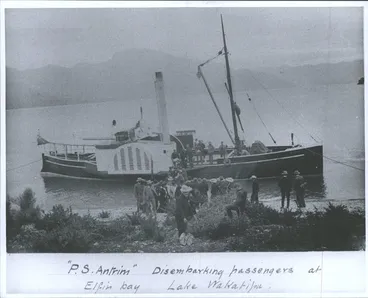 Image: P.S. Antrim disembarking passengers at Elfin Bay, Lake Wakatipu