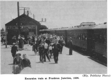 (Rly. Publicity Photo) — Excursion train at Frankton Junction, 1934 Image: (Rly. Publicity Photo) — Excursion train at Frankton Junction, 1934
