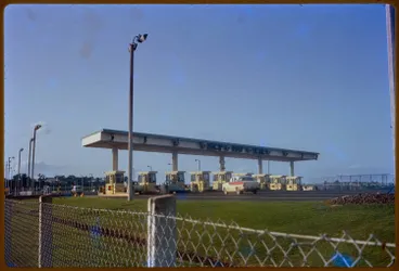 Image: Harbour Bridge tollbooths, 1964