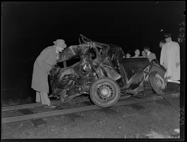 Image: Collision between a car and an electric train unit at Thorndon, Wellington
