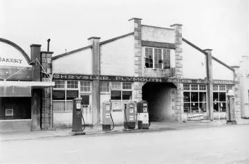 Campbell's Garage, Martinborough : digital image