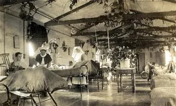 No.1 ward, Christmas 1917 : digital image