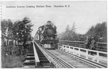 Image: Auckland Express crossing Rail Bridge, Hamilton