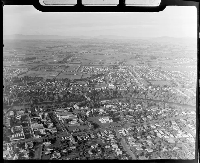 Central Hamilton, Waikato Region, including Hamilton Courthouse and Waikato River