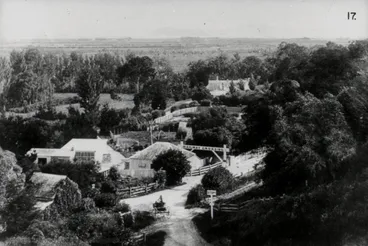 Image: Hutt Valley history 17; railways. Wellington-Masterton railway; Normandale Road railway crossing, Lower Hutt.