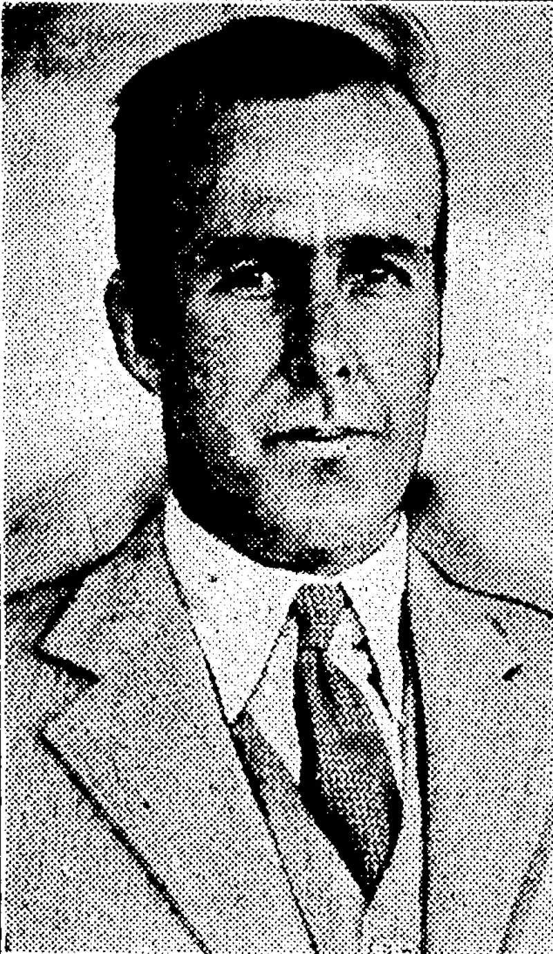 Evening Post" Photo. MR. J. L. THOMAS, ivho returned to New Zealand by the Remuera this morning after teaching at the Hirosaki University College in Japan. (Evening Post, 20 January 1934)