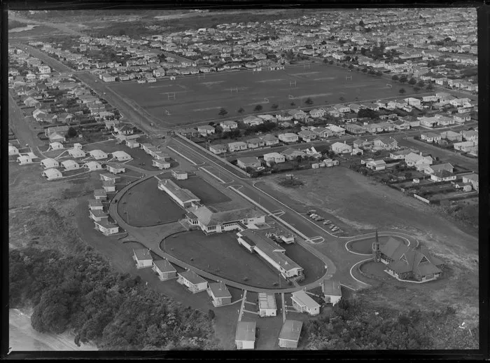 Selwyn Village, Point Chevalier, Auckland